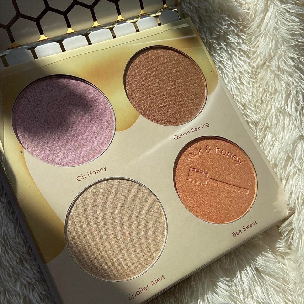 Beauty Bakerie highlighter palette
